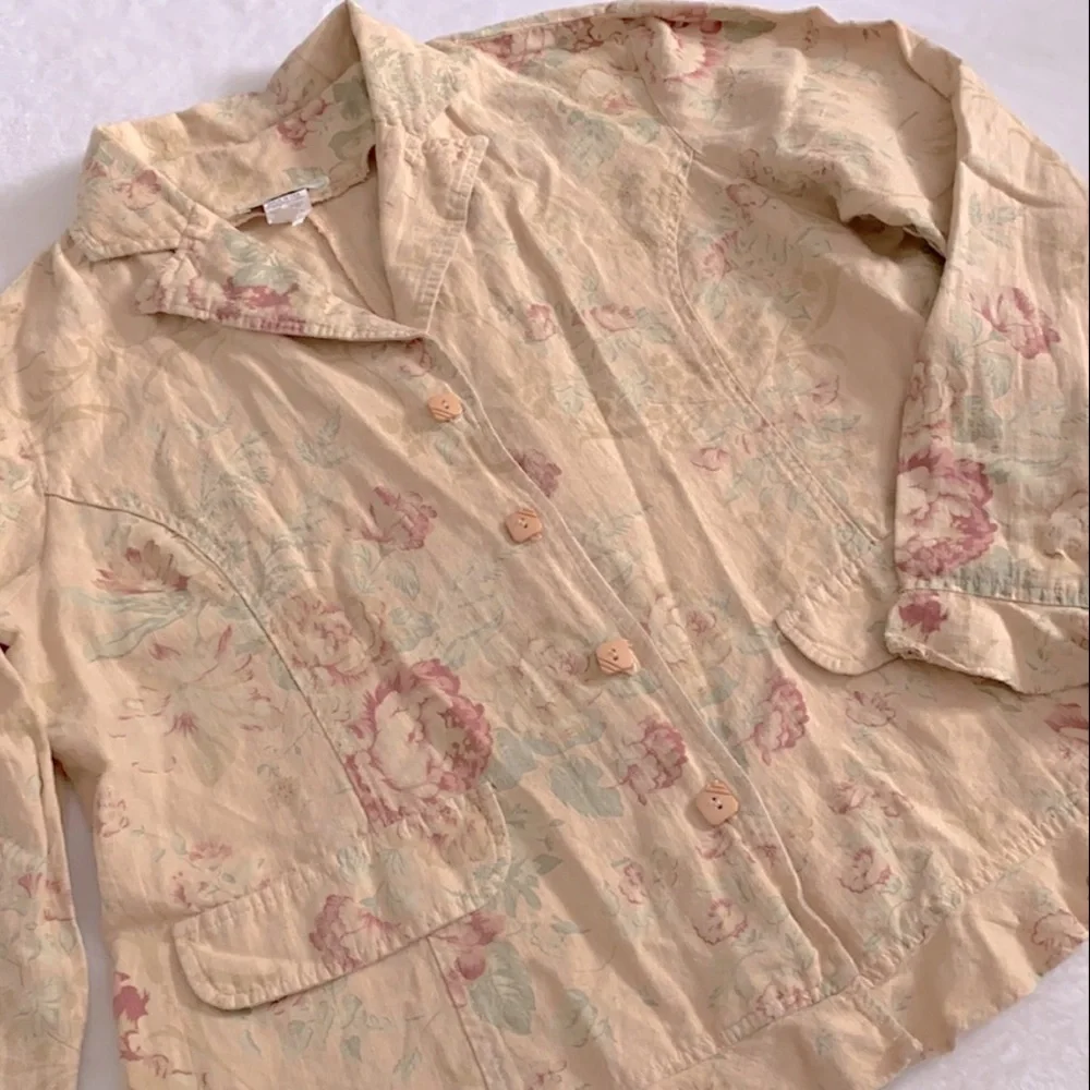{VTG} Monroe & Main | Linen Cotton Floral Print Button Front Ruffle Trim Top - Picture 15 of 15